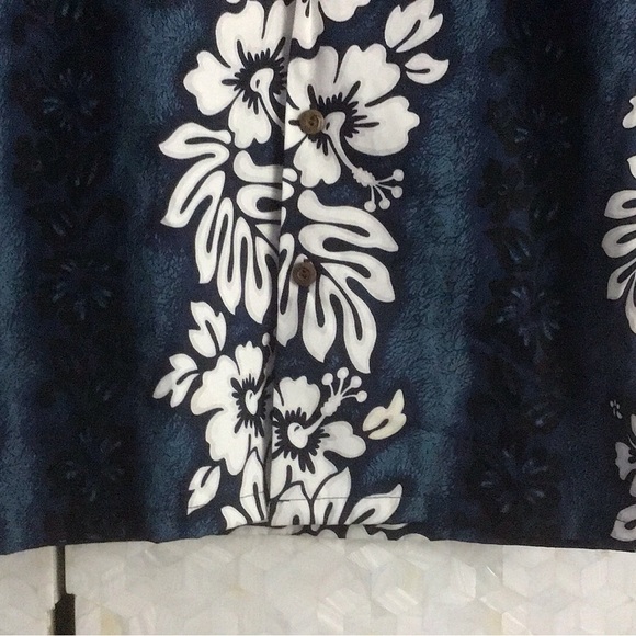 Royal Hawaiian Kids Blue Floral Button Down Shirt - Picture 7 of 8